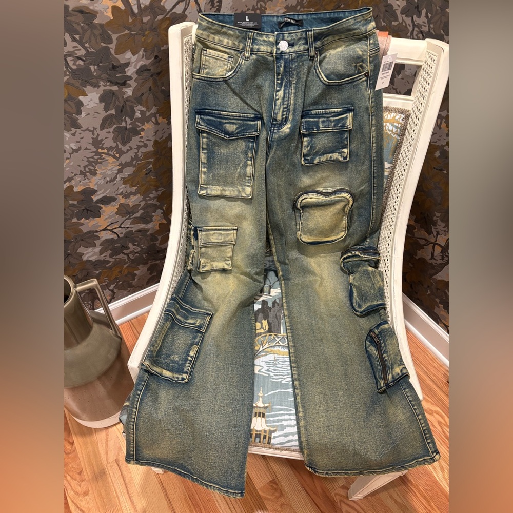 JUNIORS/YOUTH Large Yellow-Tinged, Wide-Leg Jeans (read entire description)